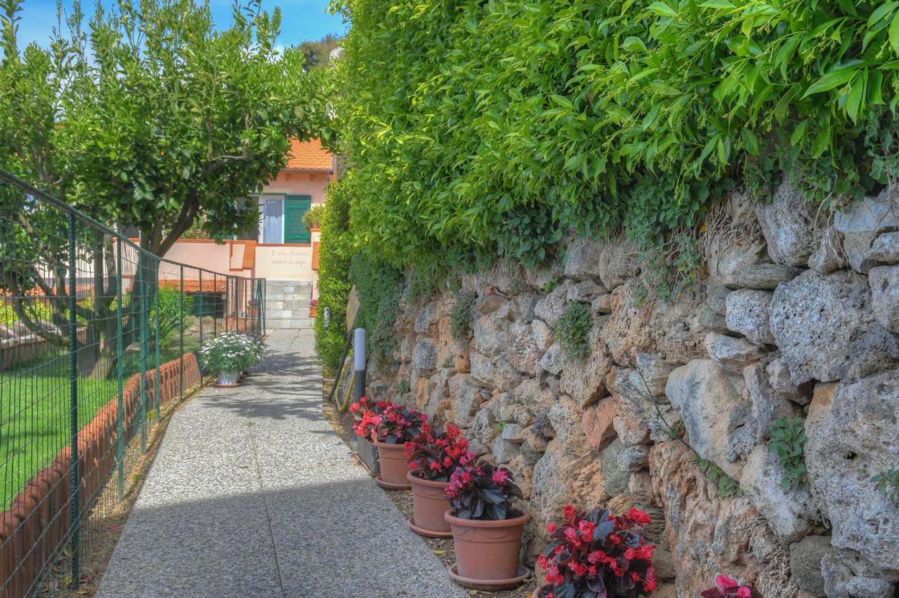 La Locanda Di Cucco Finale Ligure Exteriör bild